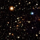 Ellapított szivar alakjában gyülekezik a sötét anyag a galaxisok körül