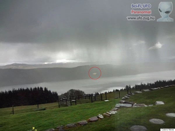 UFO bukkant fel Loch Ness felett