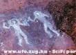 Barlangfestmény az olaszországi Val Camonicában(kb. Kr. e. 10 000), amely egyesek szerint az ókorban a Földön járt földönkívüli ûrhajósokat ábrázol